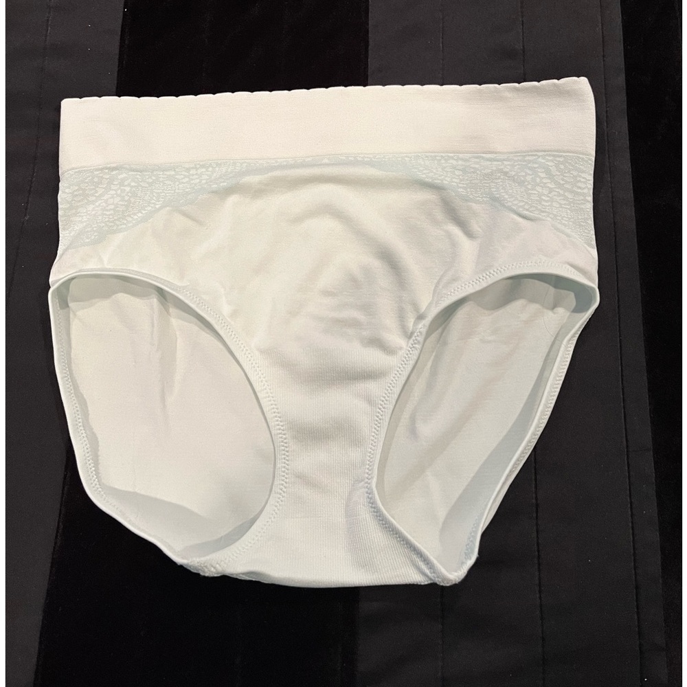 Warner’s Brief Size Large. Light green